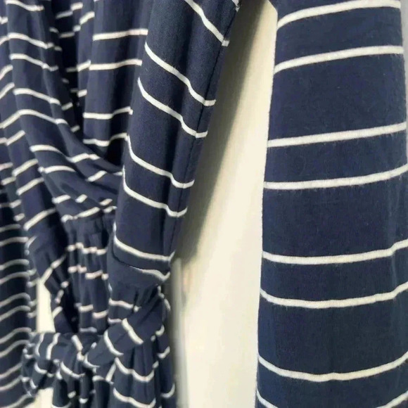 Vineyard Vines navy & white stripe faux wrap Size XS - Picture 3 of 6